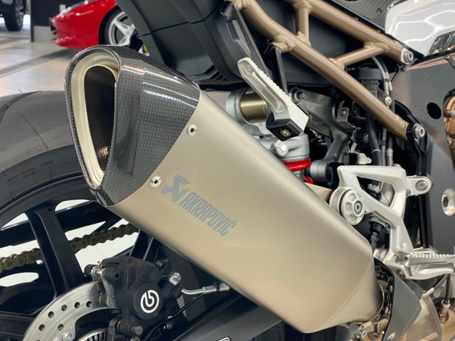 バイクコーティング BMW S1000R／Ceramic Pro 9H コーティング施工事例