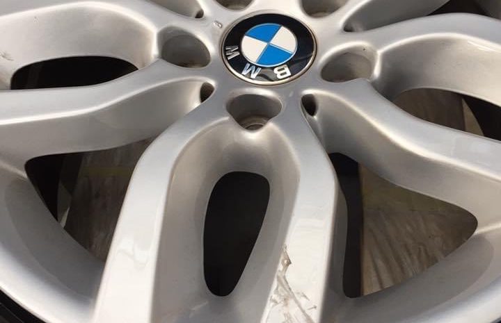 BMW320i　ホイールリペア施工事例のご紹介