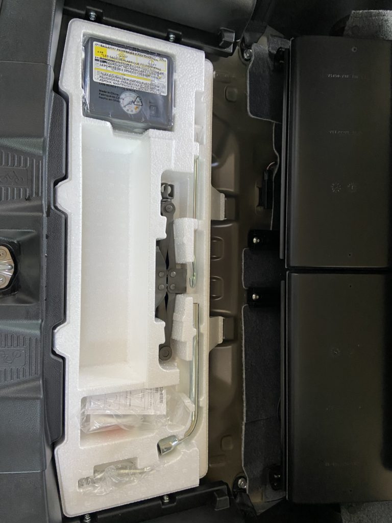 スズキ スペーシアカスタム ルームクリーニング施工事例のご紹介