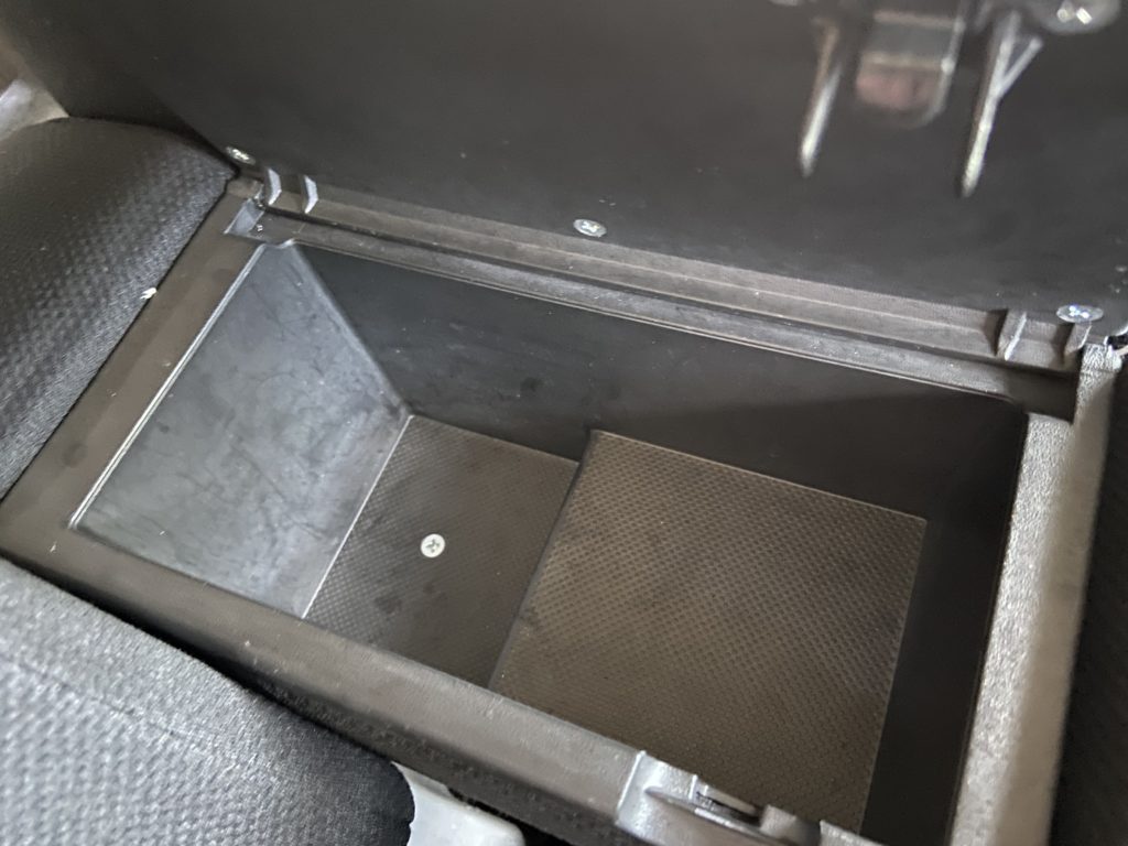 スズキ スペーシアカスタム ルームクリーニング施工事例のご紹介