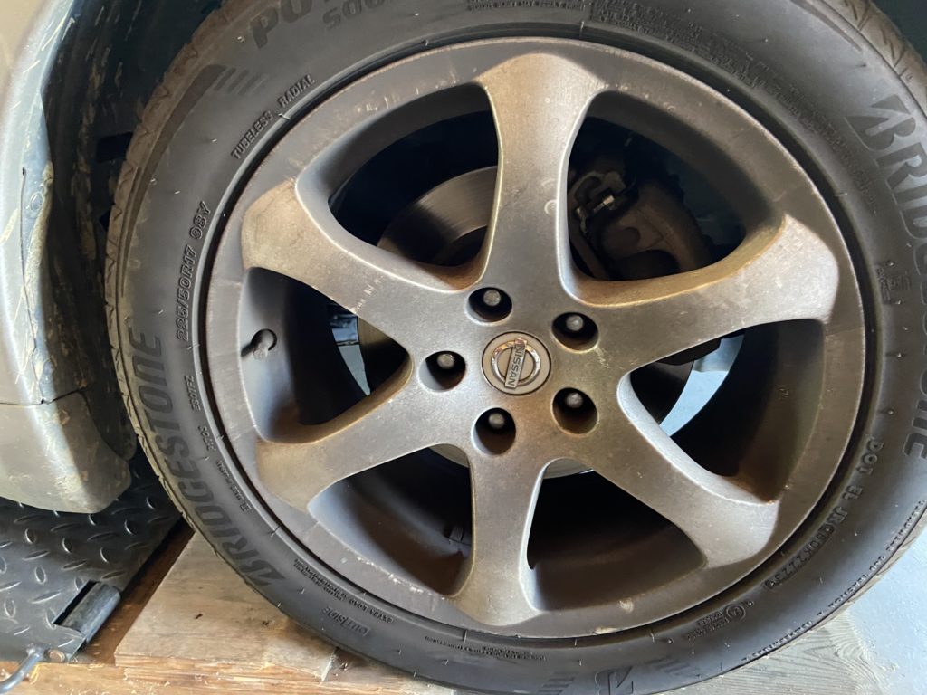 日産 スカイライン ホイールリペア施工事例のご紹介