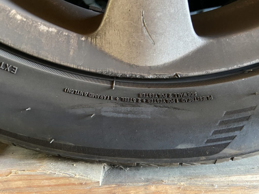 日産 スカイライン ホイールリペア施工事例のご紹介