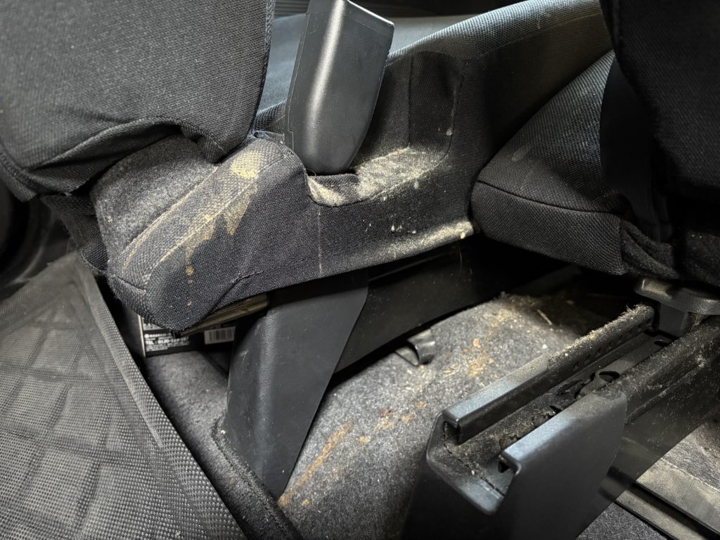 ホンダ　N-BOXカスタム　ルームクリーニング施工事例のご紹介