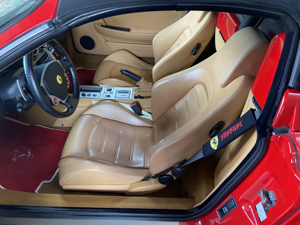 フェラーリ　F430スパイダー　レザーシートリペア施工事例のご紹介