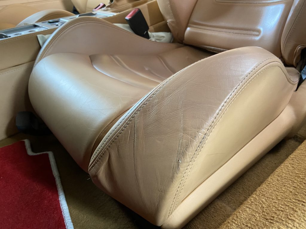 フェラーリ　F430スパイダー　レザーシートリペア施工事例のご紹介