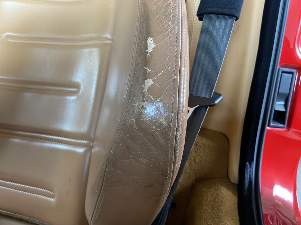フェラーリ　F430スパイダー　レザーシートリペア施工事例のご紹介