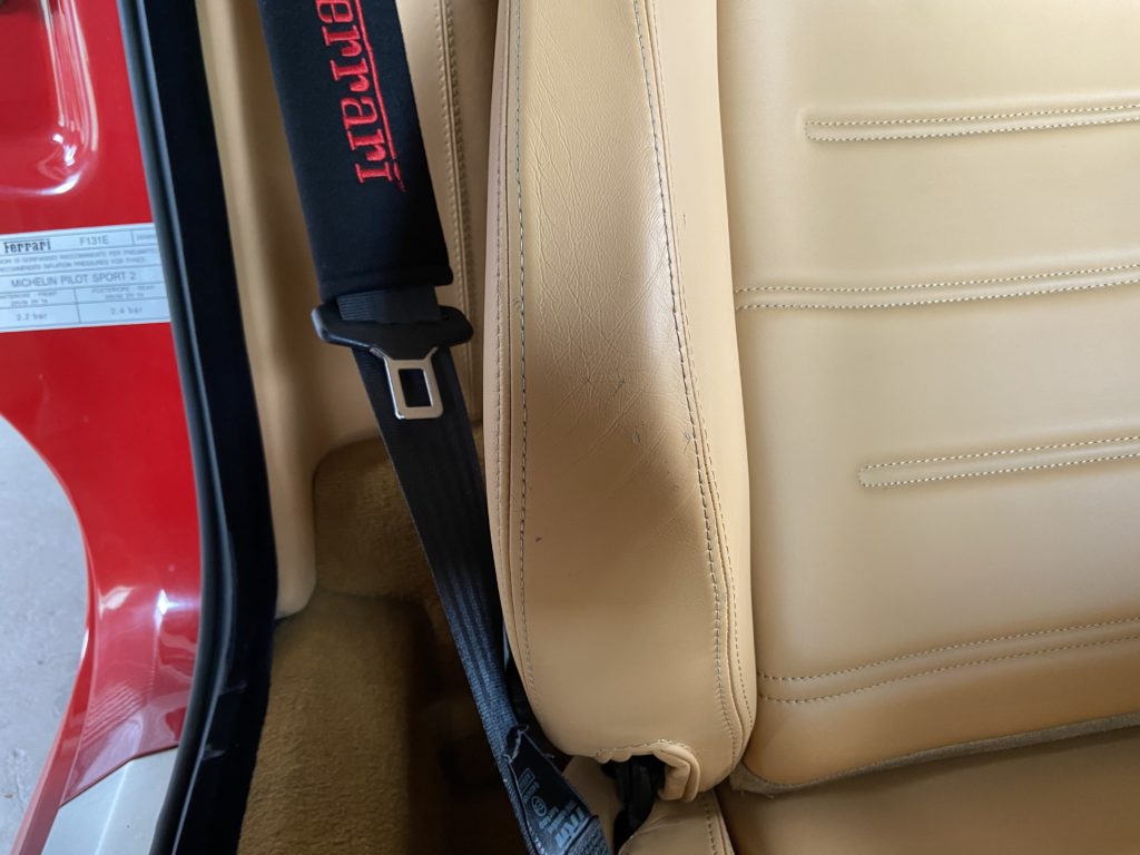 フェラーリ　F430スパイダー　レザーシートリペア施工事例のご紹介