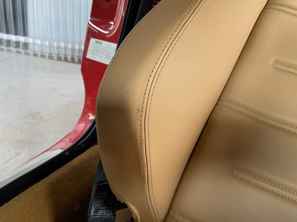 フェラーリ　F430スパイダー　レザーシートリペア施工事例のご紹介