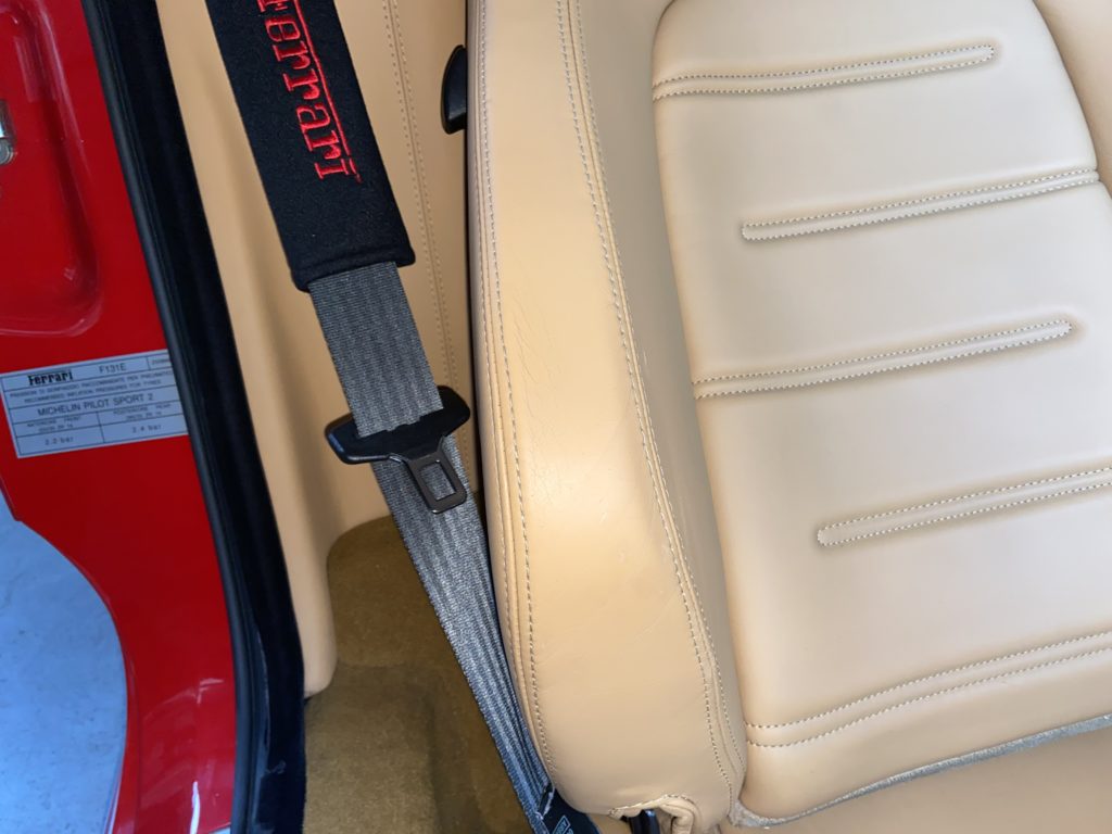 フェラーリ　F430スパイダー　レザーシートリペア施工事例のご紹介