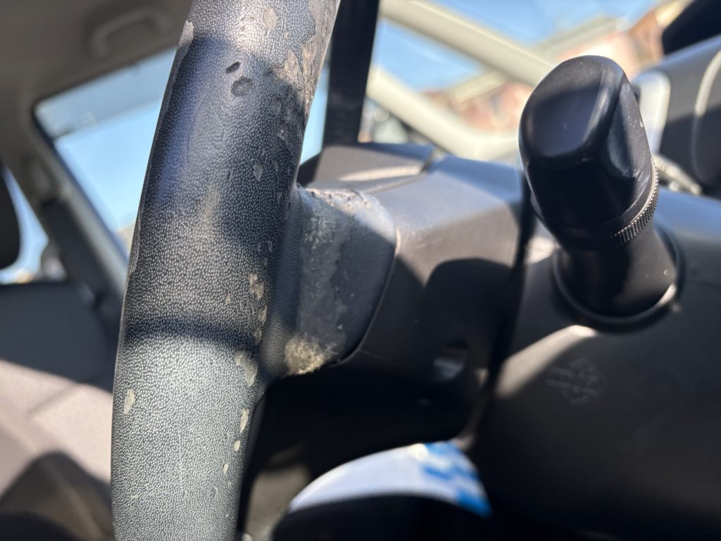 スズキ　ソリオ　ステアリングリペア施工事例のご紹介