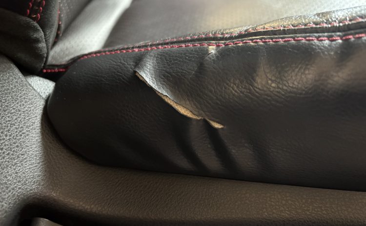 日産 ジューク レザーシートリペア施工事例のご紹介