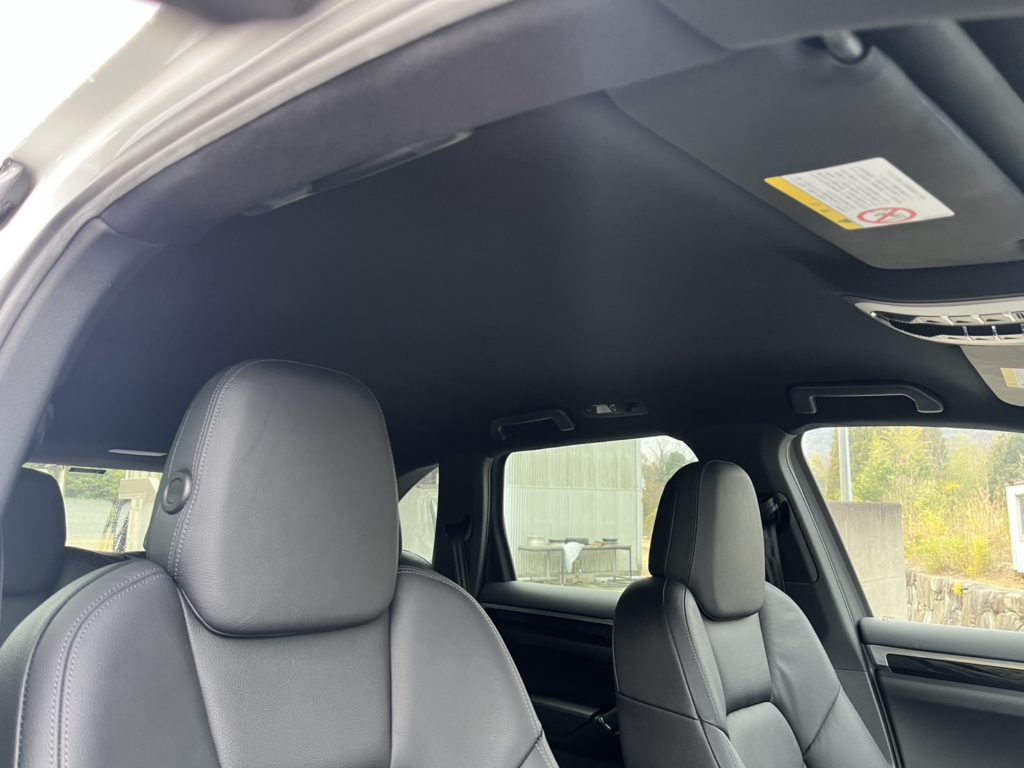 ポルシェ　カイエン　天井張替え作業のご紹介　