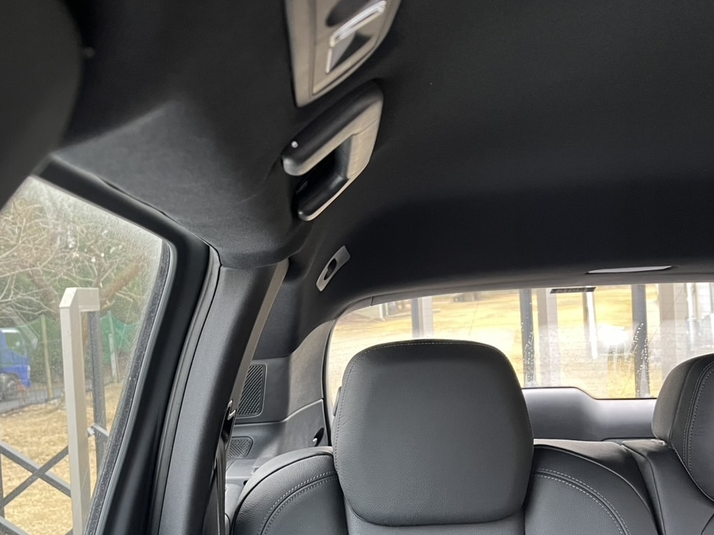 ポルシェ　カイエン　天井張替え作業のご紹介　