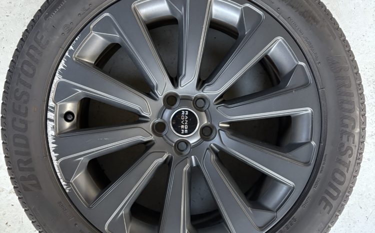 レンジローバー　ホイールリペア施工事例のご紹介