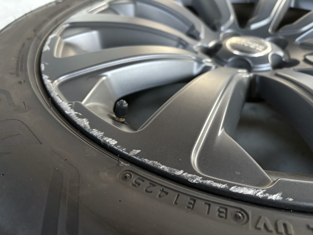 レンジローバー ホイールリペア施工事例のご紹介