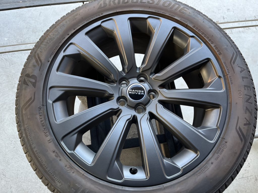 レンジローバー ホイールリペア施工事例のご紹介