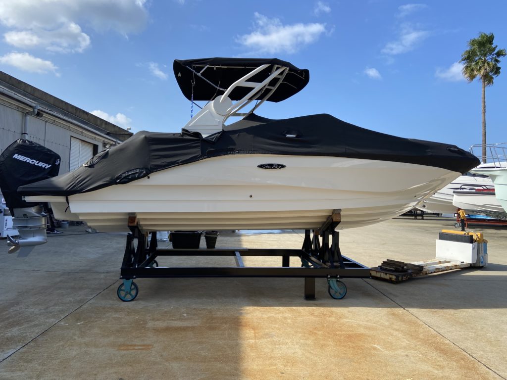 Sea Ray 230　レザーシートリペア施工事例のご紹介