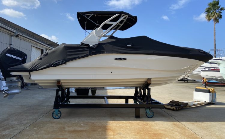 Sea Ray 230　レザーシートリペア施工事例のご紹介