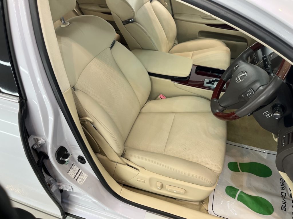 レクサス　GS350　レザーシートリペア施工事例のご紹介