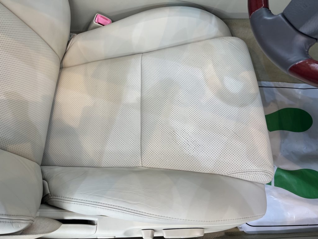 レクサス　GS350　レザーシートリペア施工事例のご紹介