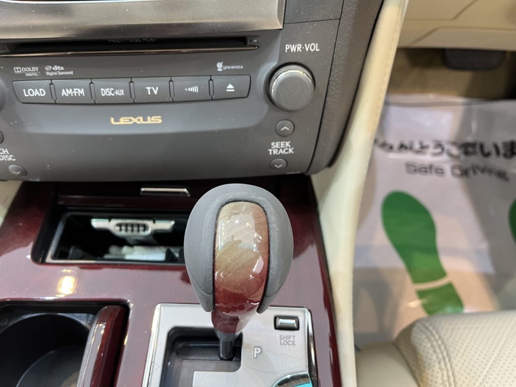 レクサス　GS350　レザーシートリペア施工事例のご紹介